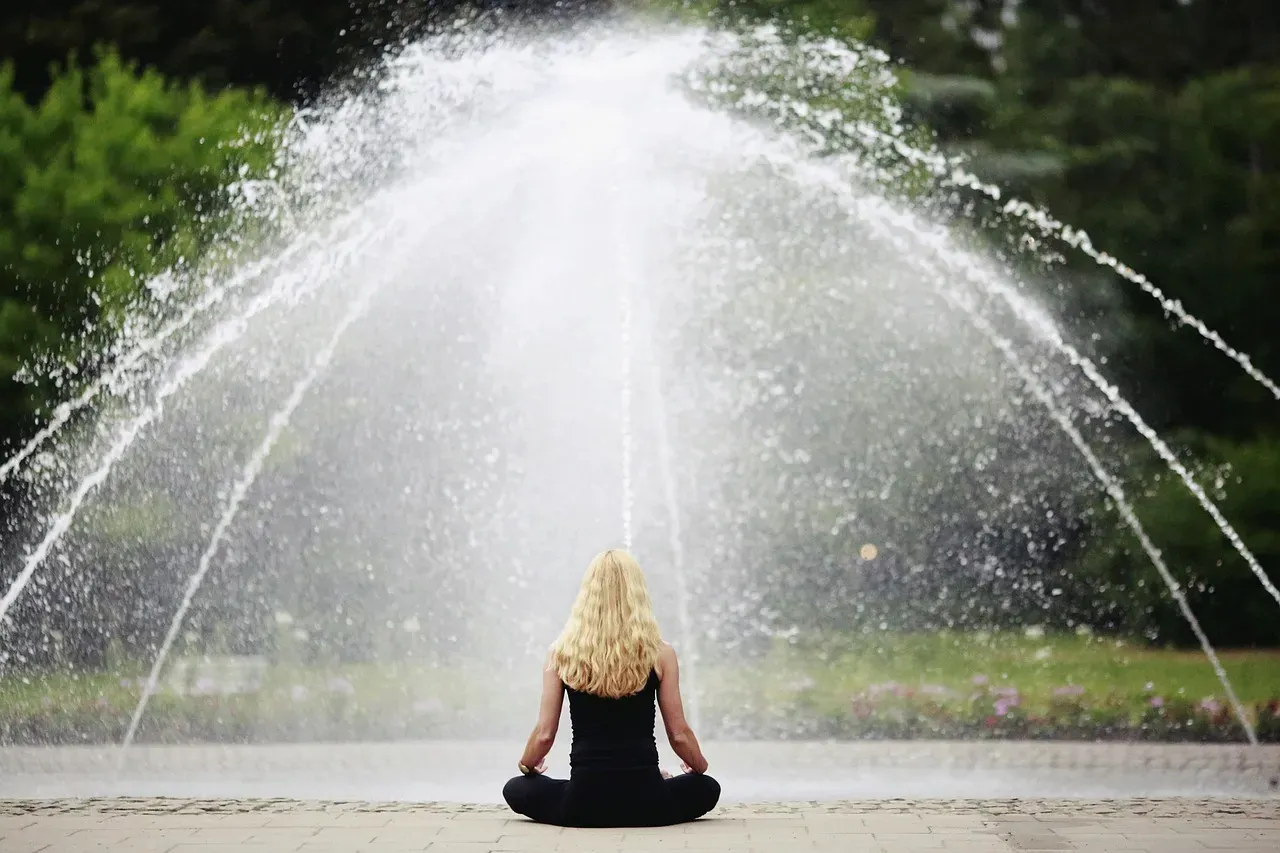 How to Actually Use Water to Think Better (Without Romanticizing It) (Image Credits: Pixabay)