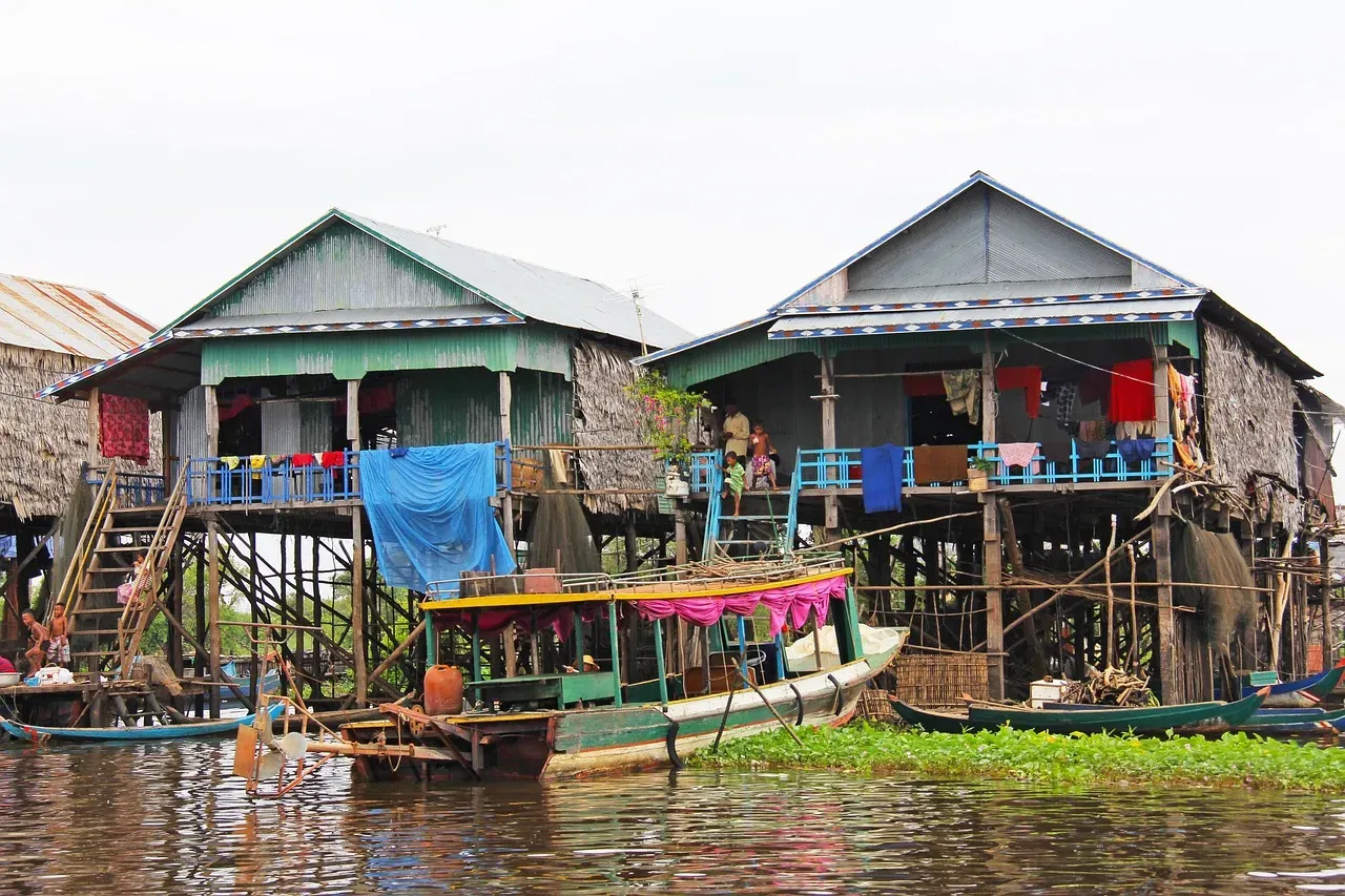 #7 Seasonal Floating Villages on Tonle Sap Lake (Image Credits: Pixabay)