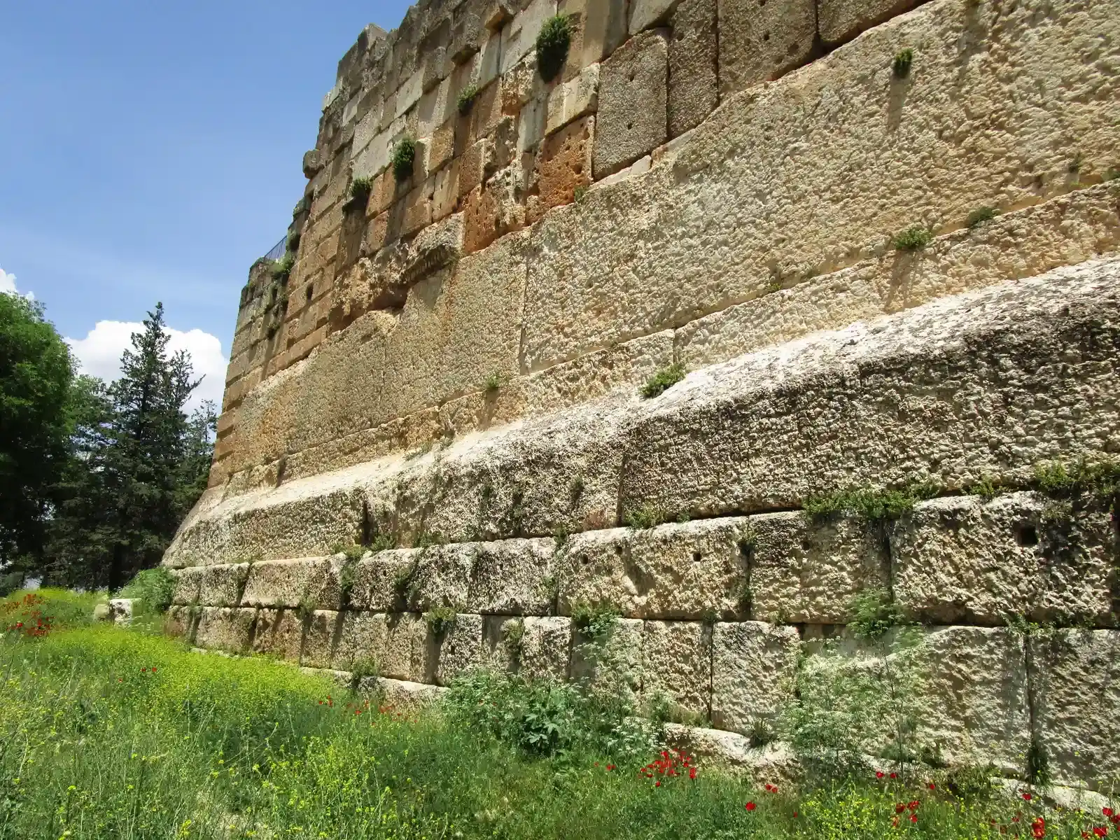 #4 - The Trilithons of Baalbek, Lebanon (Own work (Lodo27), CC BY-SA 3.0)