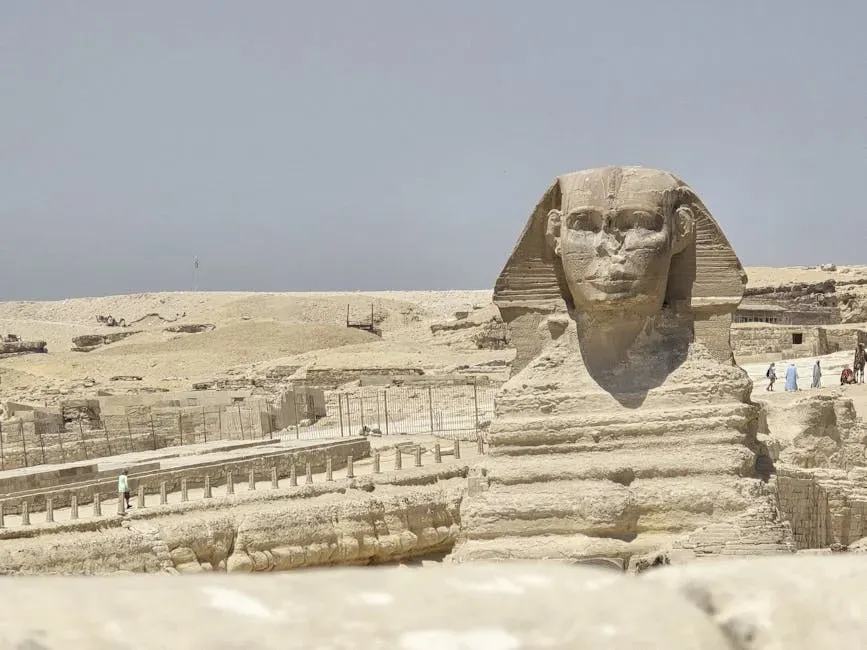 6. The Deep Bedrock Cavity Beneath the Sphinx’s Tail (Image Credits: Pexels)