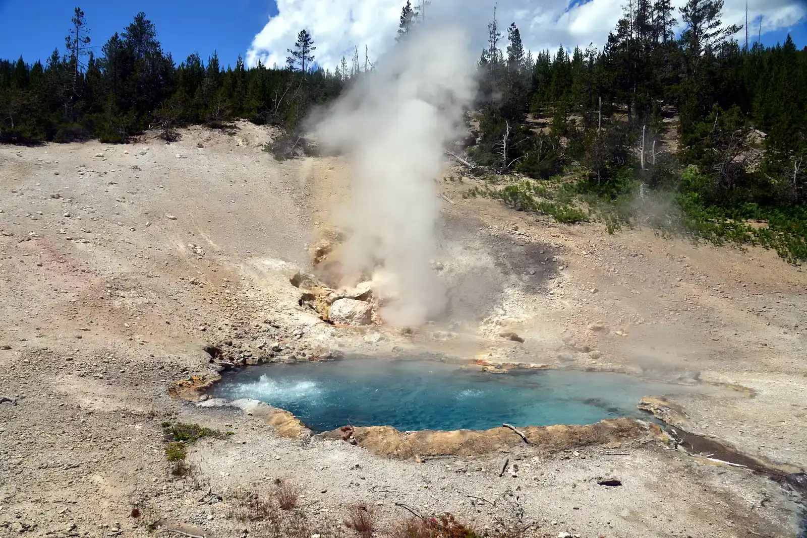 3. Hydrothermal Explosions Have Blasted Out Craters You’d Never Notice (By G. Edward Johnson, CC BY 3.0)