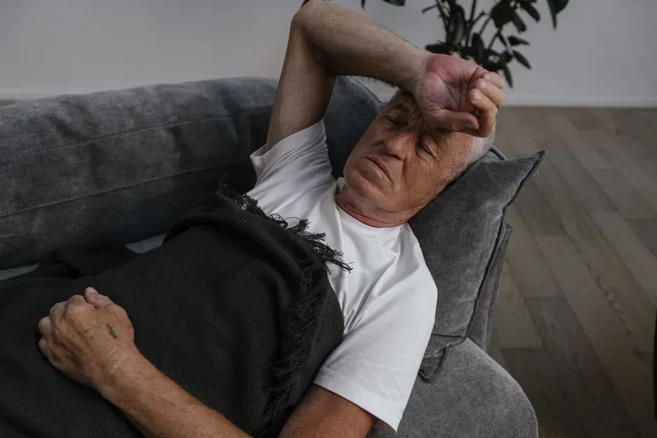 2. Reduced Intake and Rising Fatigue: When the Body Starts Conserving Energy (Image Credits: Pexels)