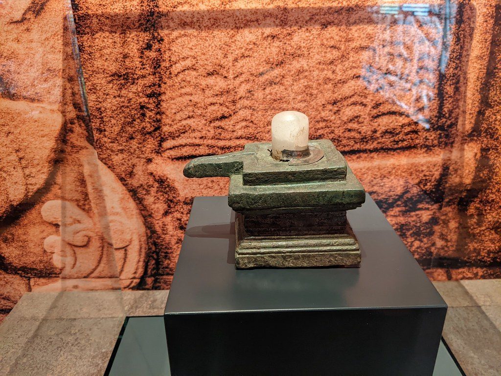 The Enduring Mystery (Image Credits: Flickr)