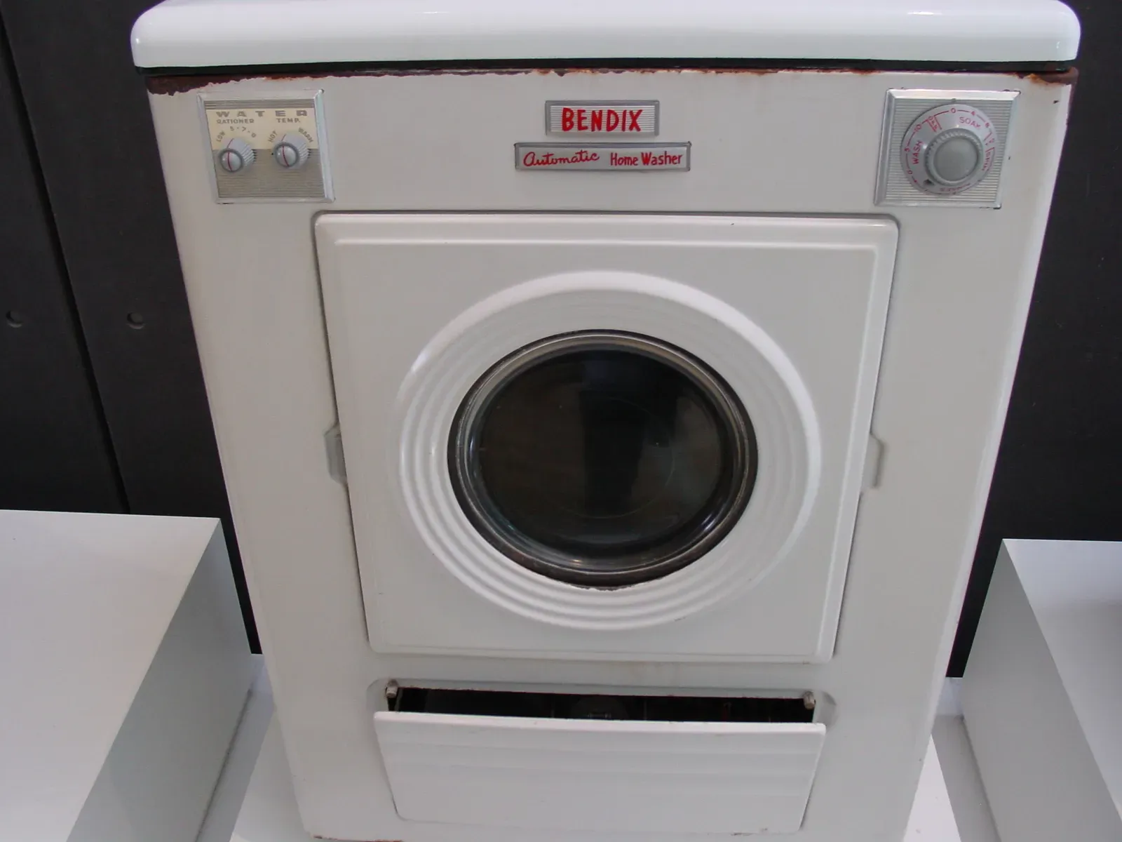 The Secret Life of Your Washing Machine (Image Credits: Wikimedia)
