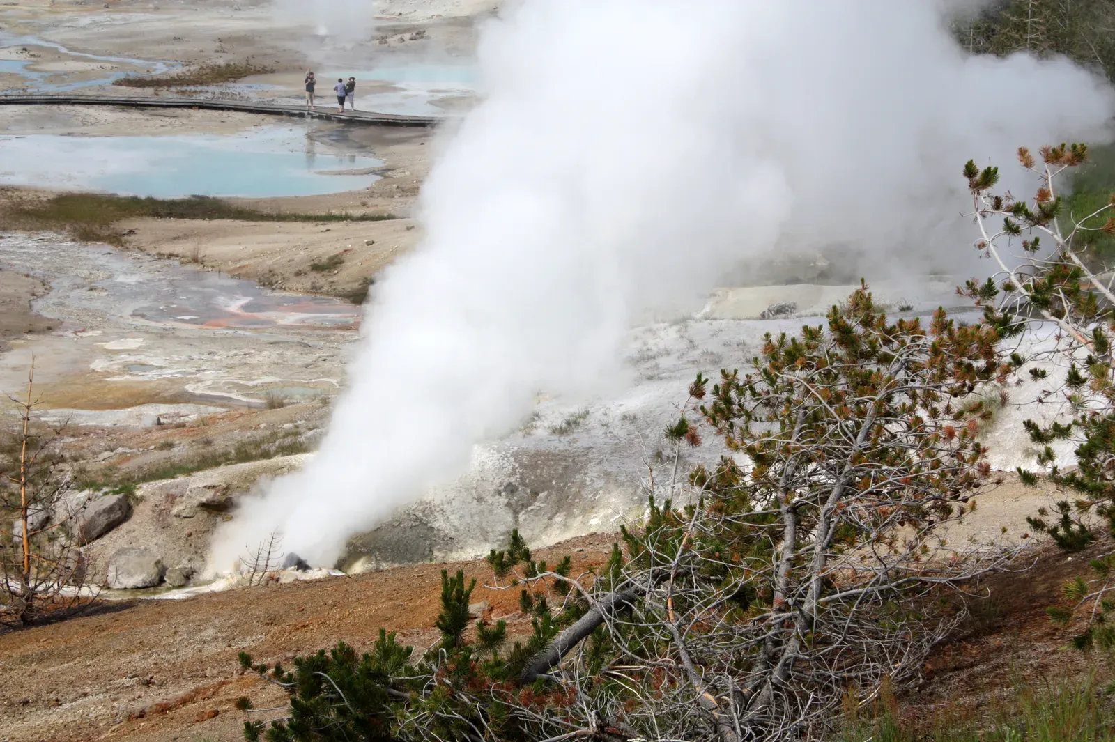 Conclusion – A Living, Breathing Planet Beneath Our Feet (By The Dye Clan, CC BY-SA 3.0)