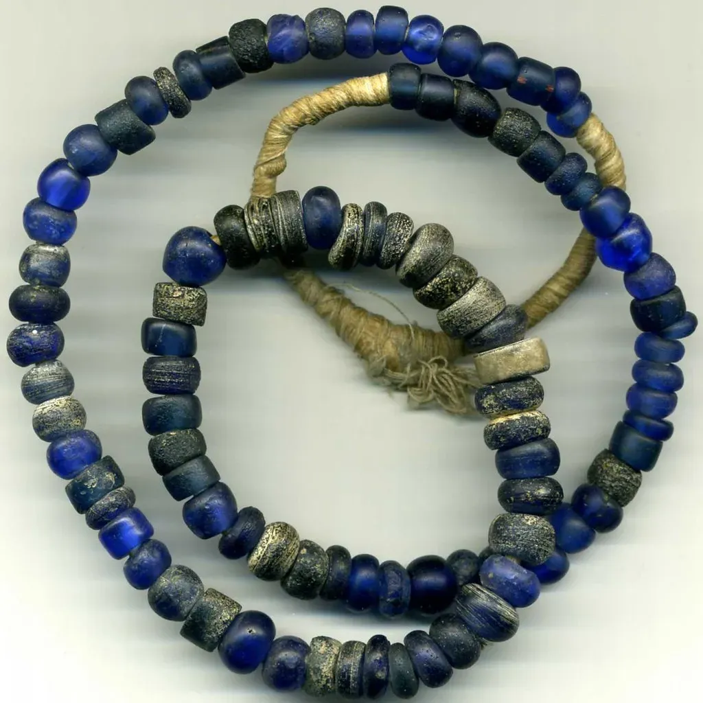 #12 - African Glass Beads In Villages With No Glassmakers (snigl3t, Flickr, CC BY 2.0)