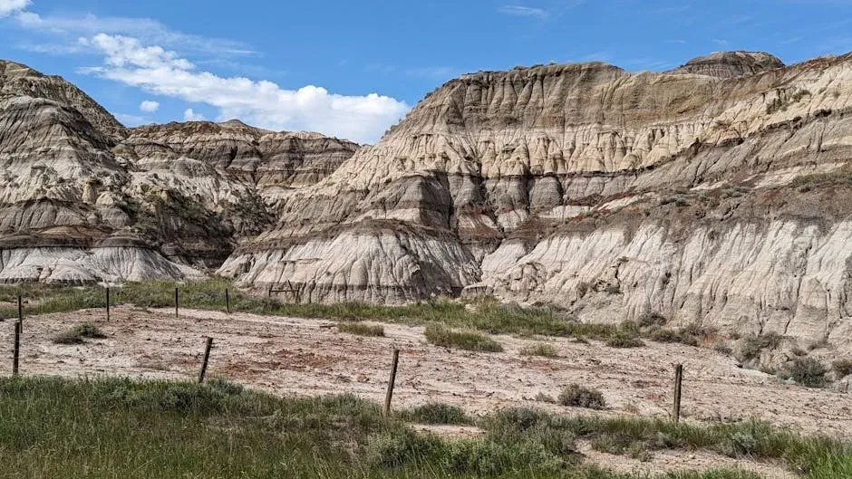 3. Judith River and Hell Creek Region, Montana – Prime Country for Guided Dinosaur Digs (Image Credits: Pexels)