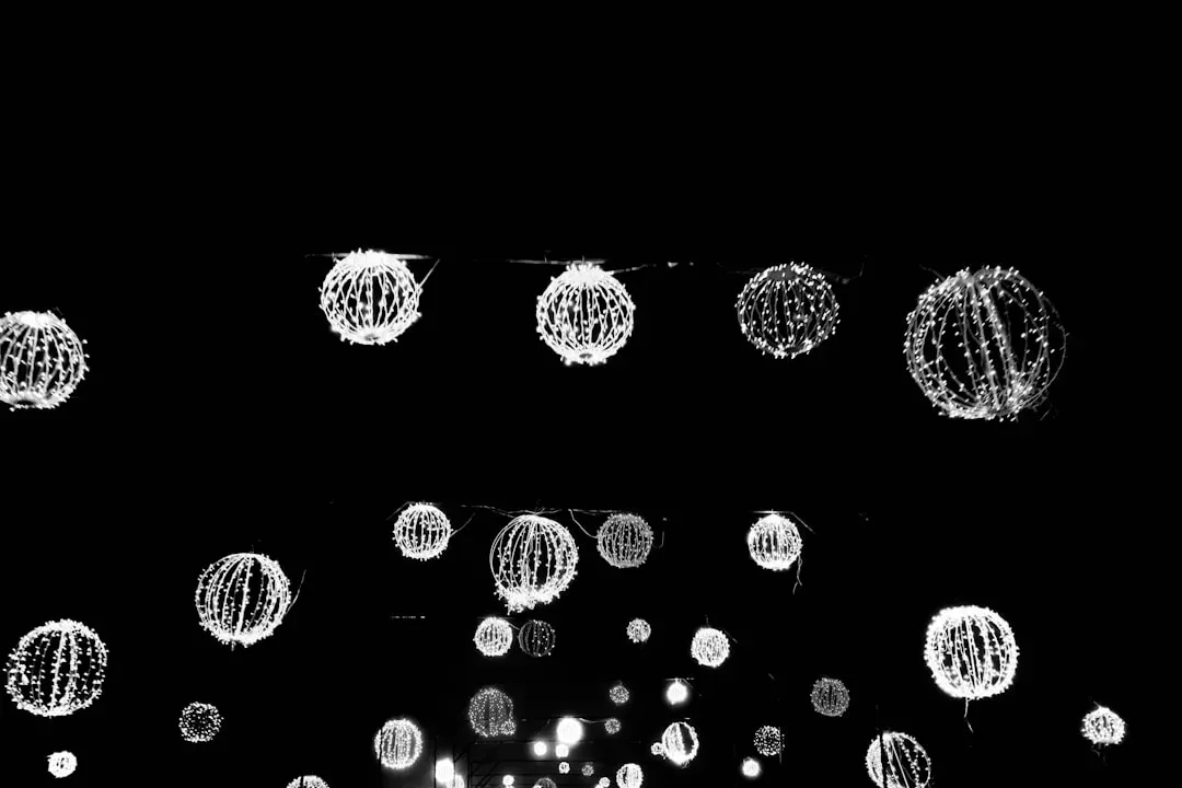 Paracrine, Endocrine, and More: The Four Ways Cells Send Messages (Image Credits: Unsplash)