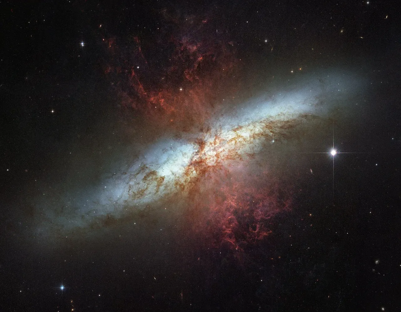 The Signal From Galaxy M82: Unexplained Radio Burst (Image Credits: Pixabay)