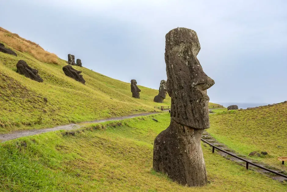 Easter Island (Rapa Nui): Rethinking a Famous Collapse (Image Credits: Pexels)