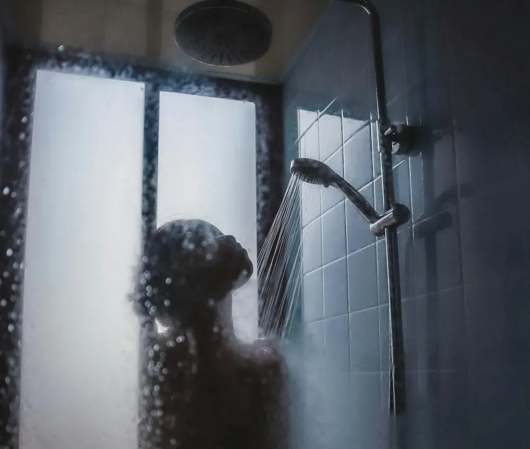 Why the Shower Is a Perfect “Insight Environment” (Image Credits: Unsplash)