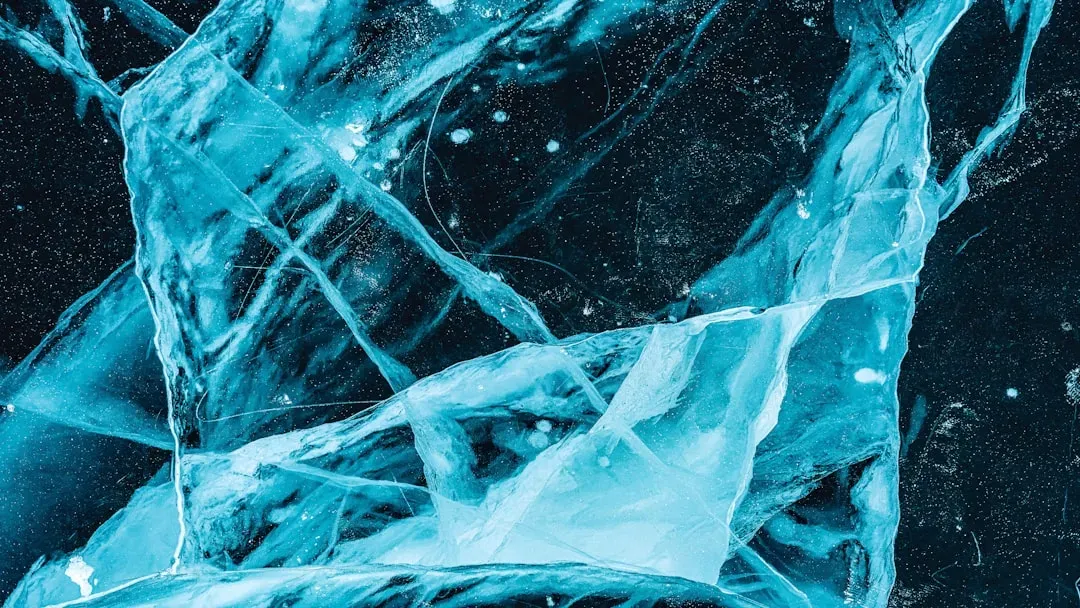 Life in Liquid Pockets Inside Glaciers (Image Credits: Unsplash)