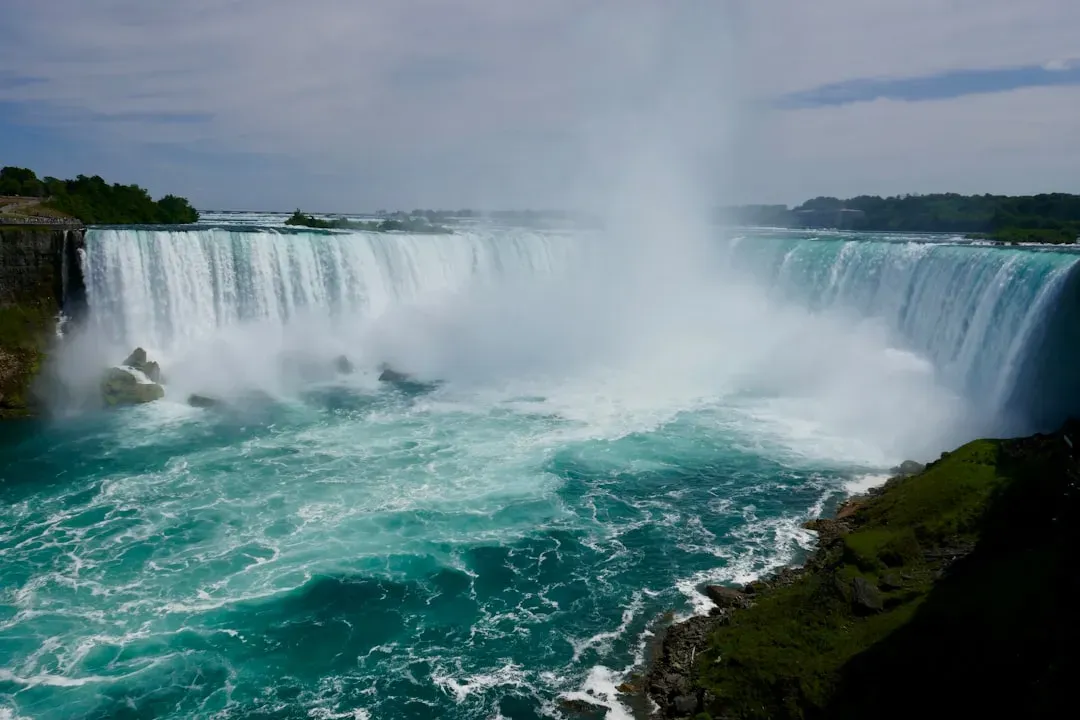 The Optical Illusion: Why Niagara Still Looks Wild and Untamed (Image Credits: Unsplash)