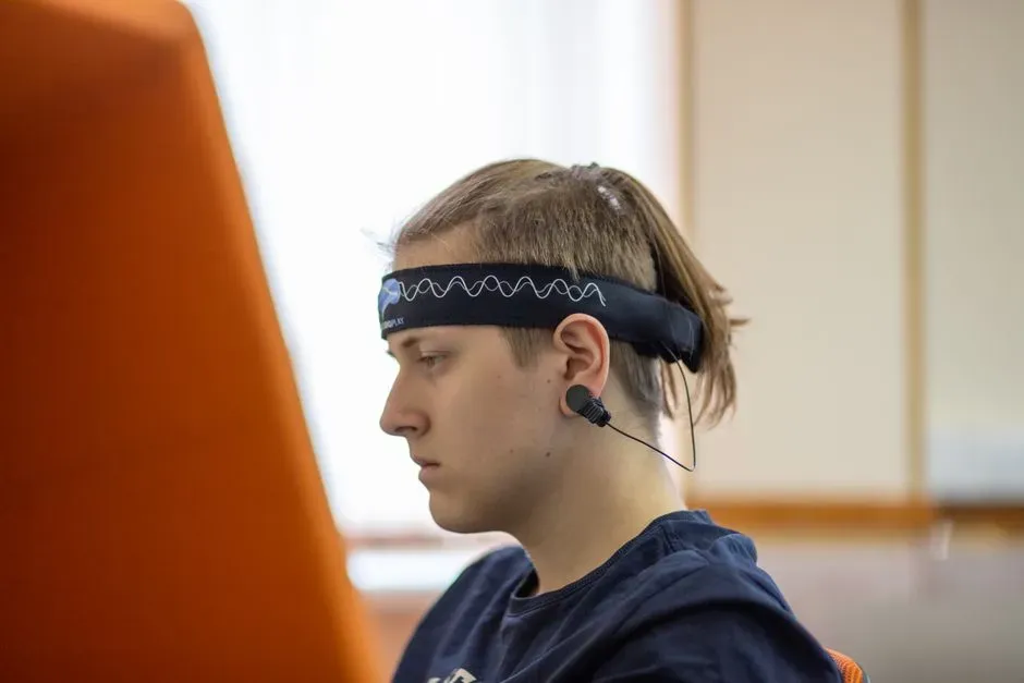 What are surface electrode brain signals, really? (Image Credits: Pexels)