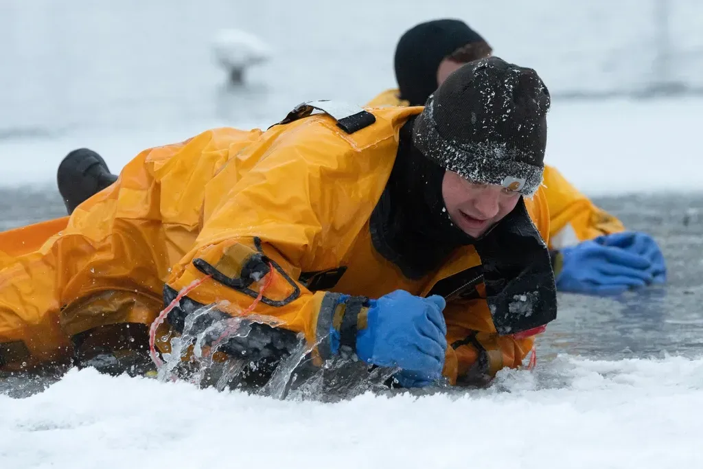 You Survive a Core Body Temperature Low Enough to Stop Your Heart Cold (Image Credits: Rawpixel)