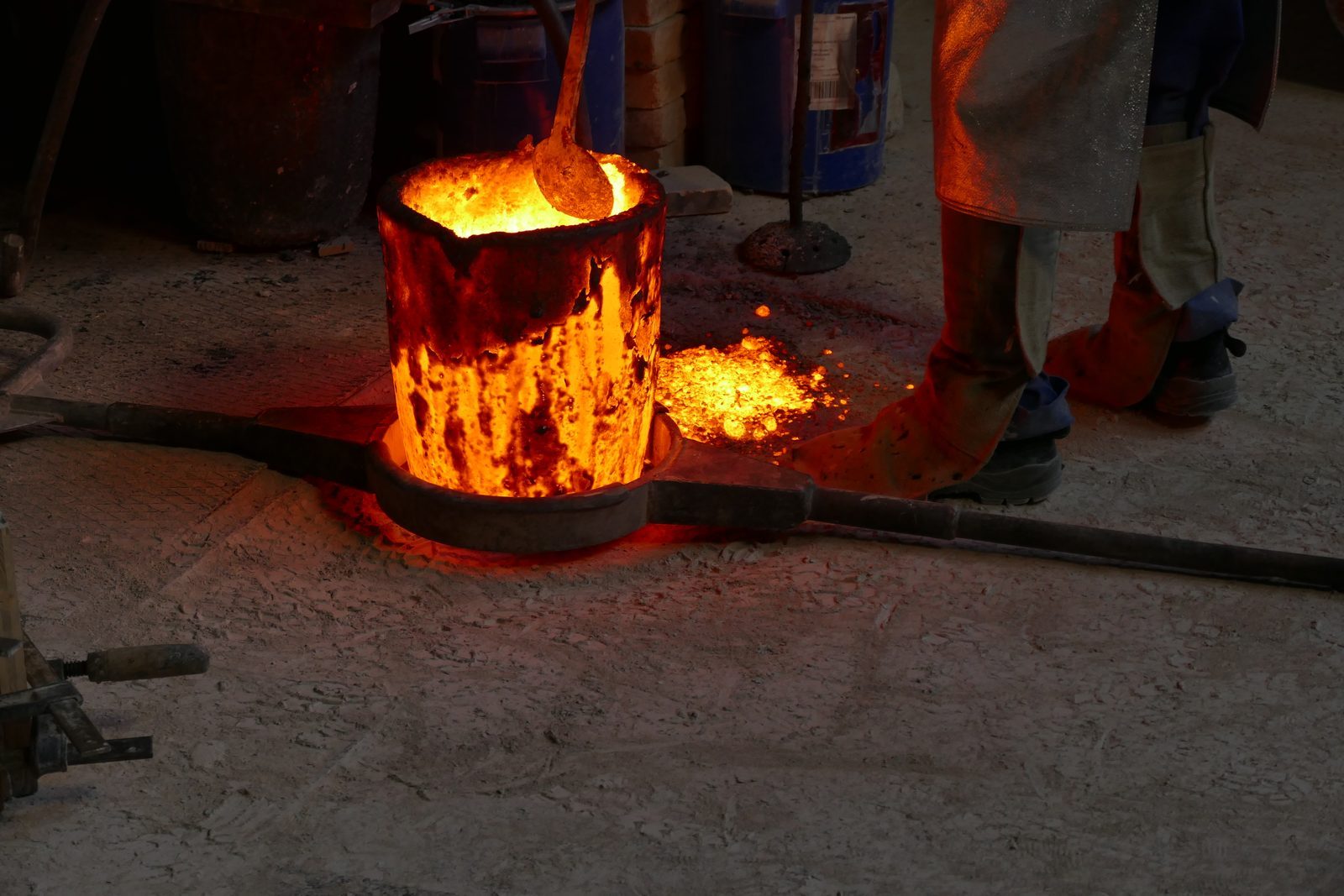 Bronze and Iron Metallurgy: The Arms Race That Built Civilizations (Image Credits: Wikimedia)