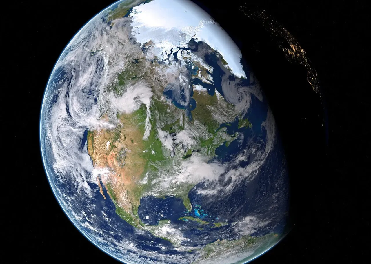 Earth’s Magnetic Field: The Invisible Shield You Live Inside (Image Credits: Pixabay)