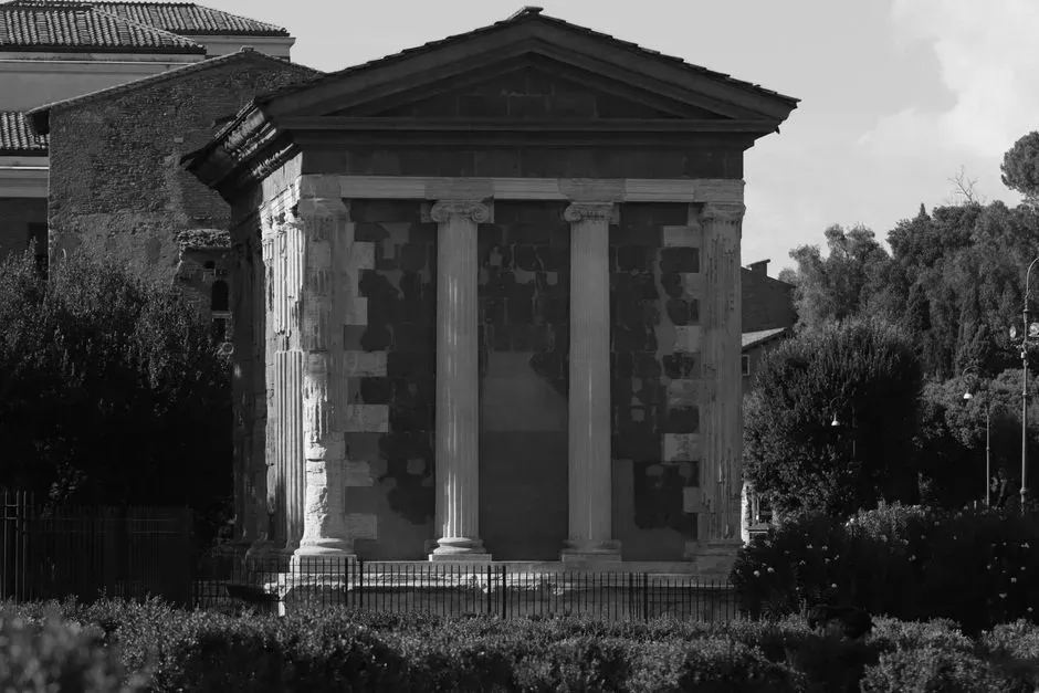 #4 - Roman Insulae: Ancient High-Rises Built to Collapse (Image Credits: Pexels)