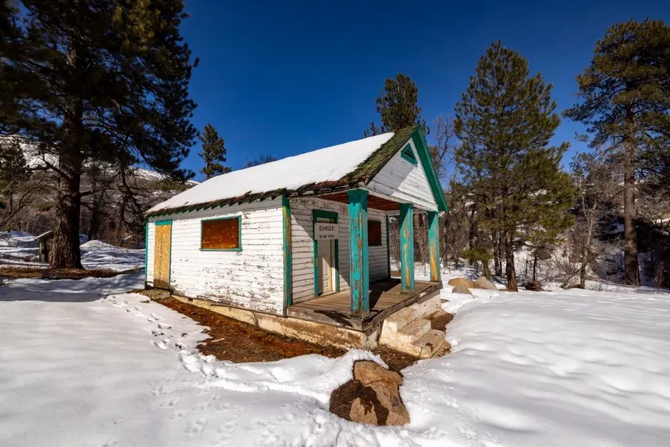 #2 The Abandoned General Store on a Snowy Highway (Image Credits: Pexels)
