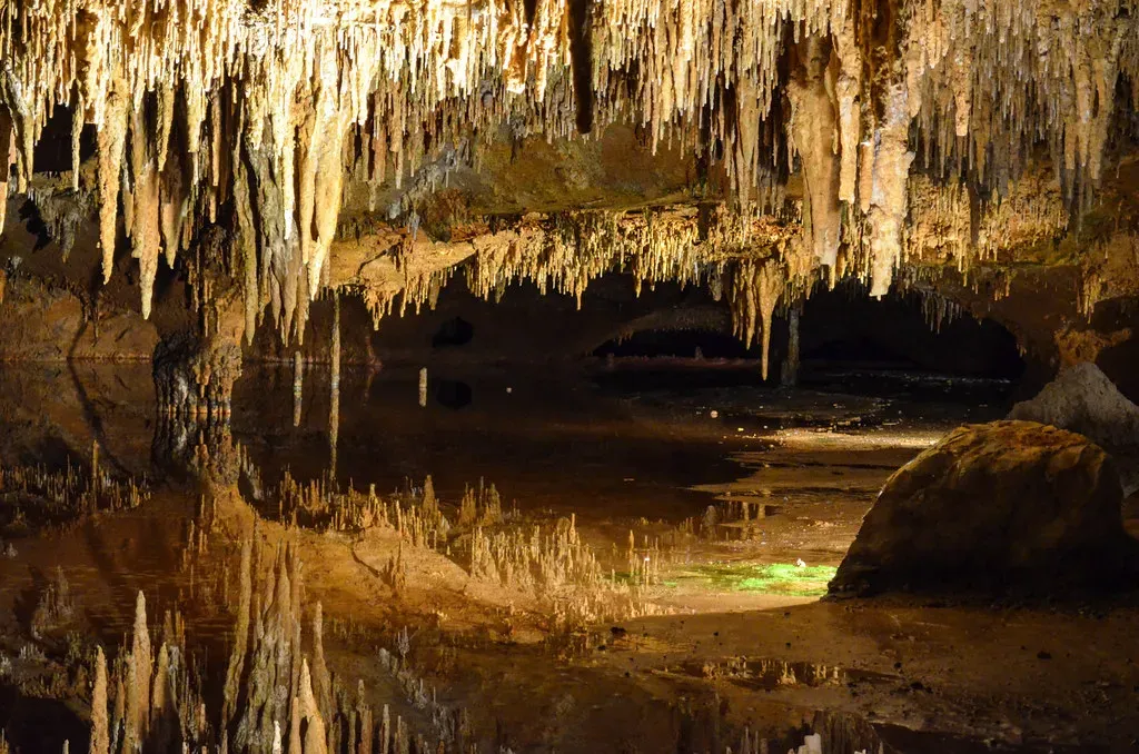 Why Our Brains Think Time Slows Down Underground Anyway (Image Credits: Flickr)