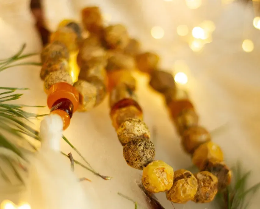 Leo: Sunstone, Tiger’s Eye, and Pyrite (Image Credits: Pixabay)