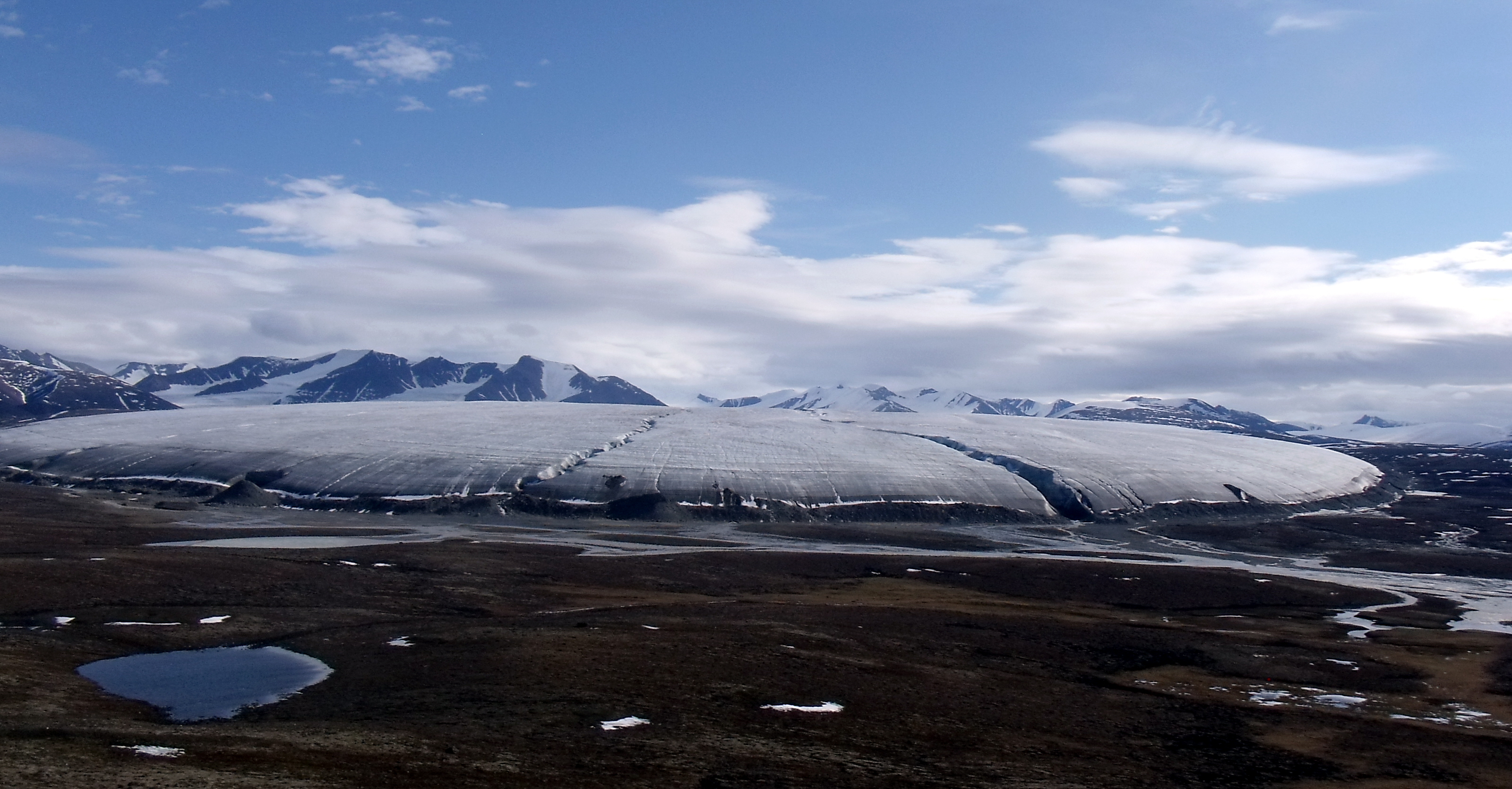 Arctic Lakes in a Warming World (Image Credits: Wikimedia)