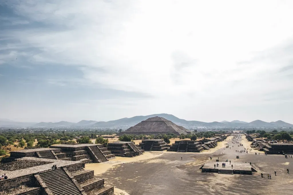 6. Teotihuacan’s Sudden Silence: A Metropolis That Emptied Out (Image Credits: Rawpixel)