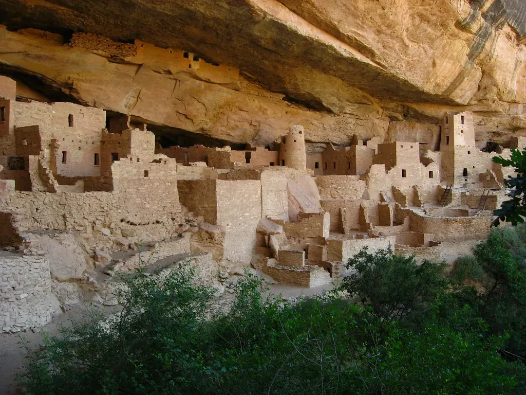 Ancestral Puebloans of Chaco and Mesa Verde: Stone Cities in the Cliffs (Ken Lund, Flickr, CC BY-SA 2.0)