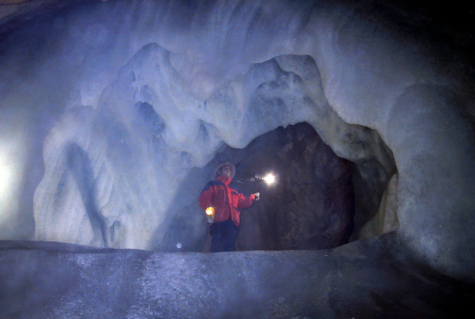 4. Eisriesenwelt, Austria – A Palace Carved from Ice (Image Credits: Wikimedia)