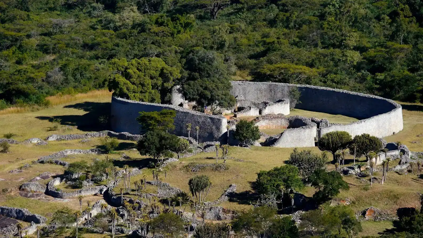 #7 - The Great Zimbabwe Complex, Zimbabwe (By Simonchihanga, CC BY-SA 4.0)