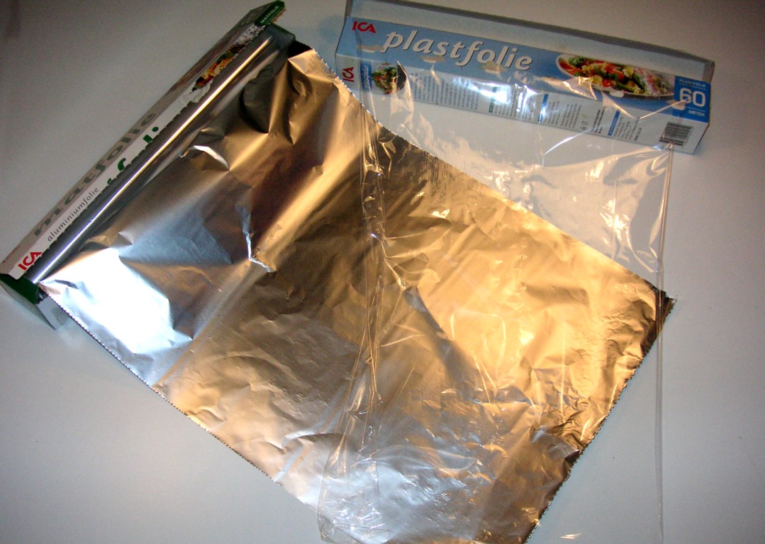 Aluminum Foil: The Shimmering Shield (Image Credits: Wikimedia)