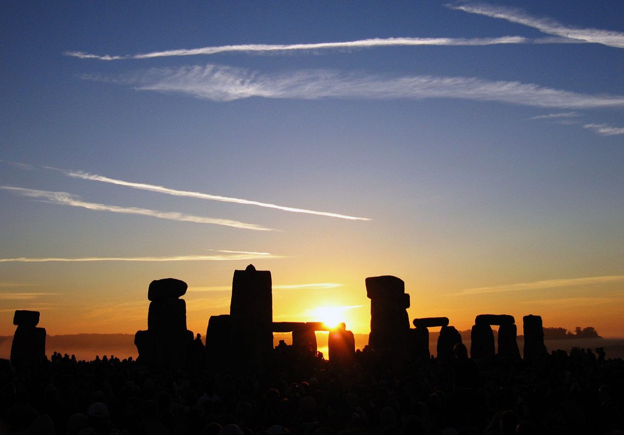 Stonehenge and the Solstice Alignments: Reading the Turning of the Year (Image Credits: Wikimedia)