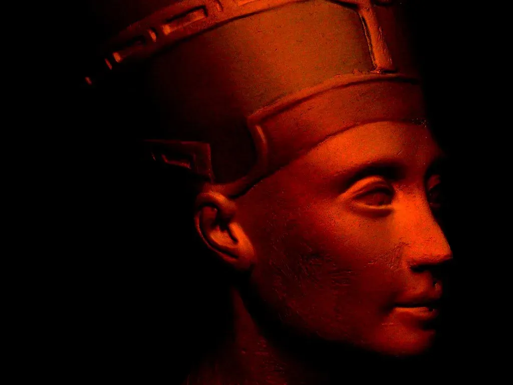 8. You’re Entering the Debate Over Whether She Became a Pharaoh in Her Own Right (Jan Tik, Flickr, CC BY 2.0)