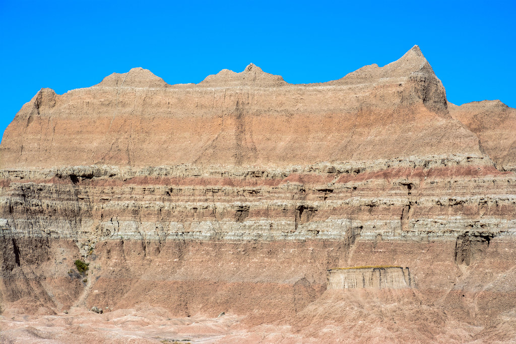 Badlands Wall South Dakota - The Alien Landscape (Image Credits: Flickr)