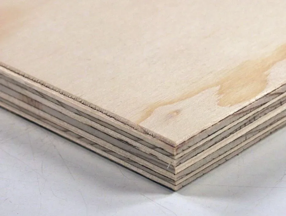 4. Plywood: The “Cheap” Wood That Outsmarts Solid Boards (By Bystander, CC BY-SA 3.0)