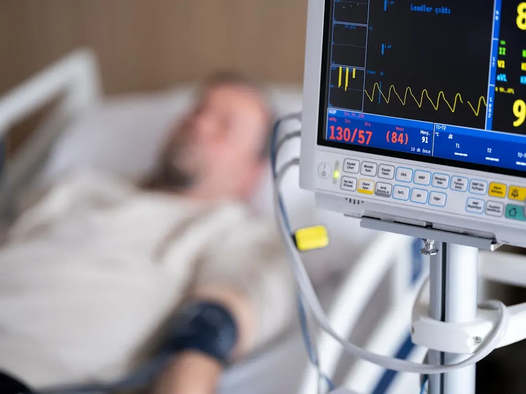 Life Support, Brain Death, and Redefining When Death Happens (Image Credits: Unsplash)