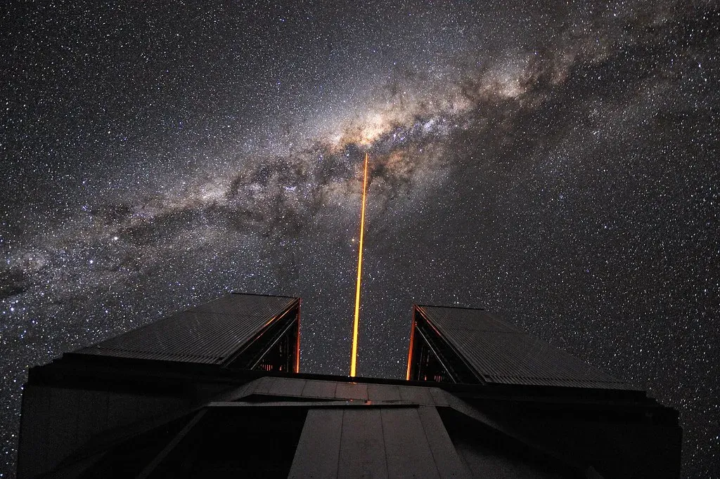 #12 Infrared Astronomy Sparked by a Coincidental Measurement (European Southern Observatory, Flickr, CC BY 2.0)