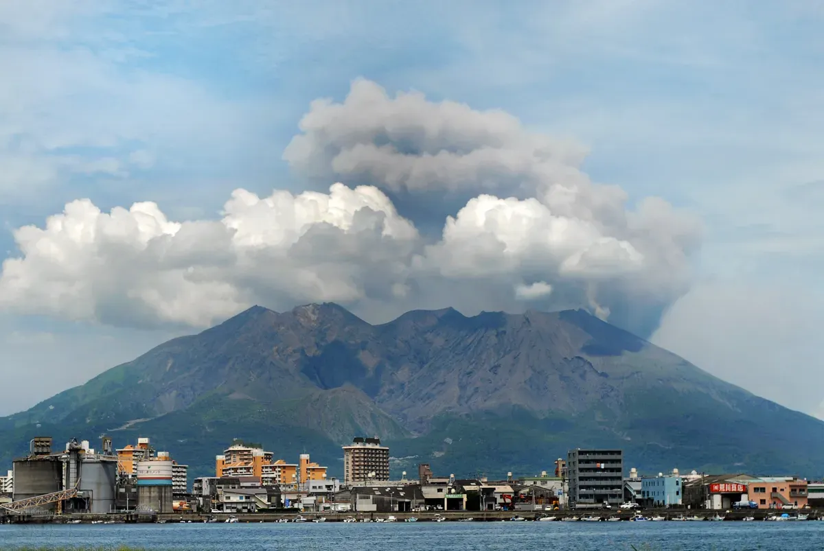 6. Kagoshima City and Sakurajima, Japan (By Mstyslav Chernov/Unframe/www.unframe.com, CC BY-SA 3.0)