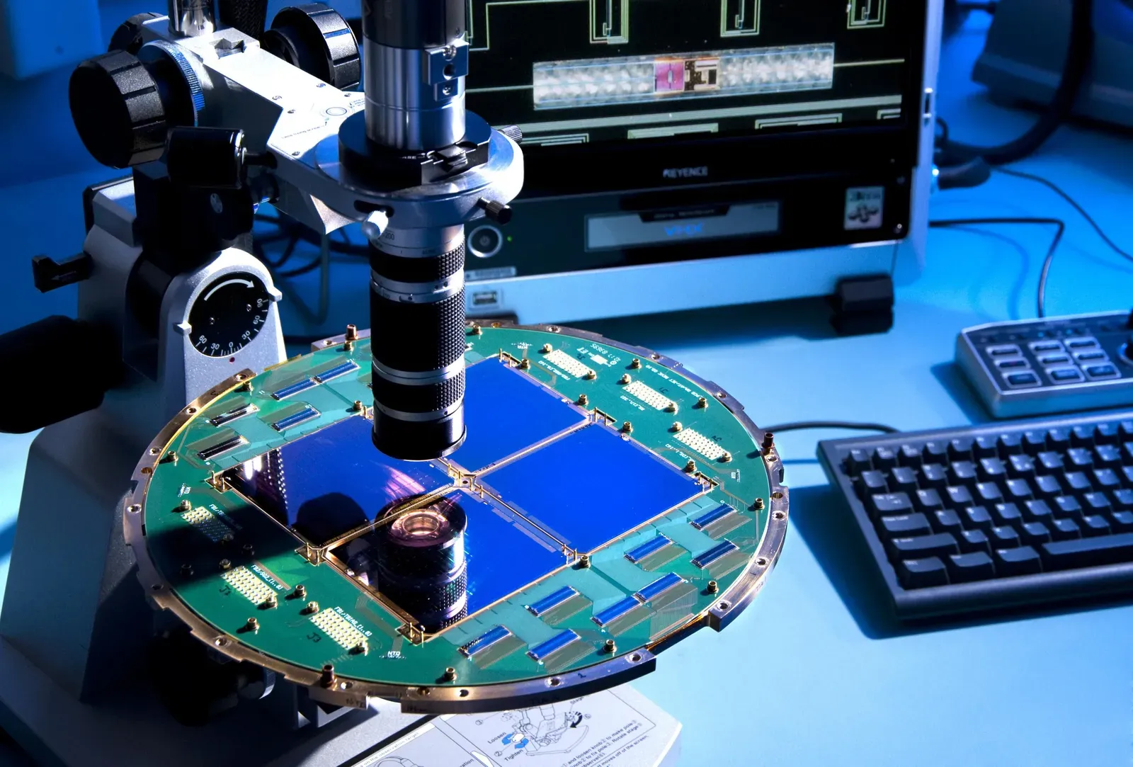 What “Observation” Really Means: Not Just Human Eyes (Image Credits: Wikimedia)