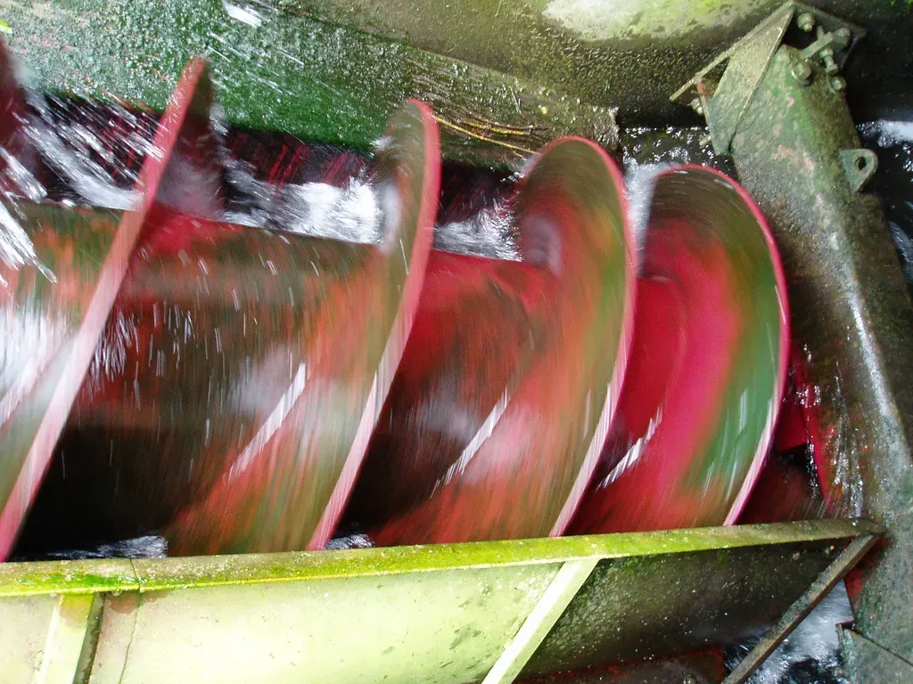 The Archimedes Screw: Elegant Water Management (Image Credits: Flickr)