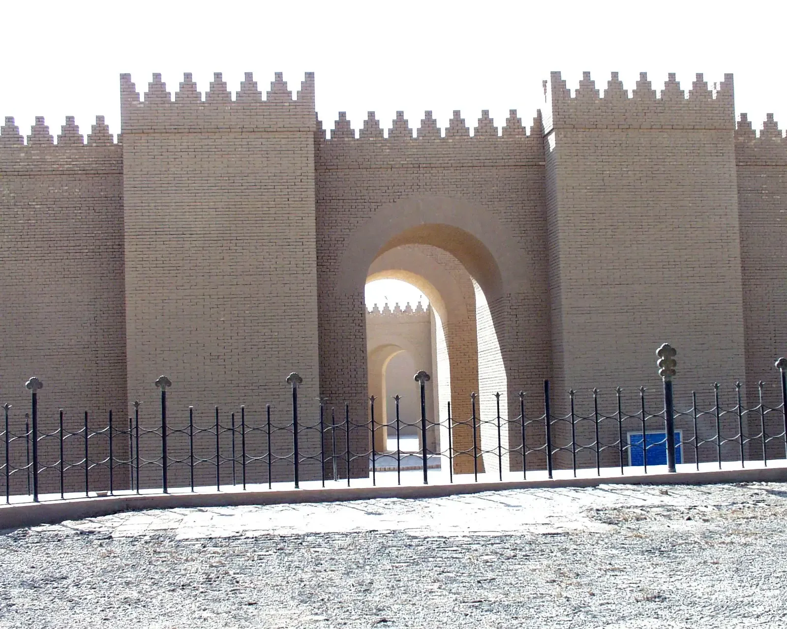 The Walls of Babylon: Cities as Super‑Structures (Image Credits: Wikimedia)