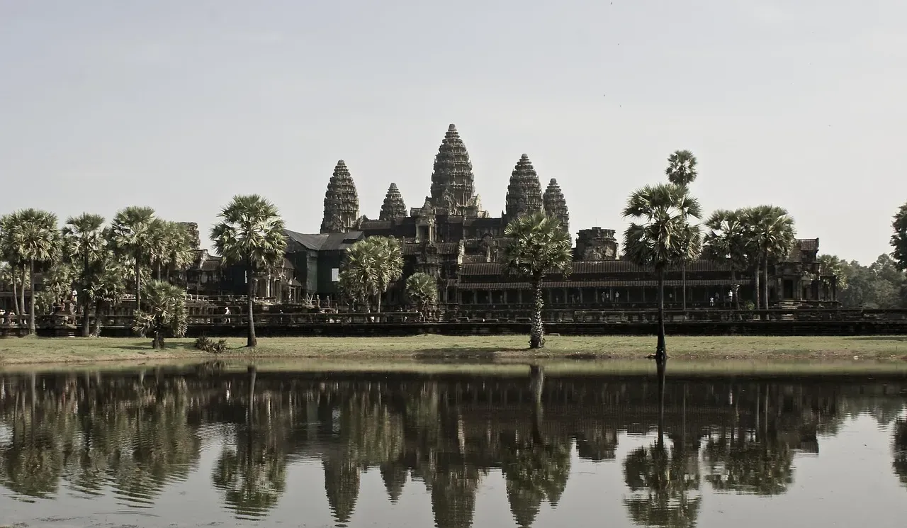 5. The Khmer Empire: A Million People Swallowed by Jungle (Image Credits: Pixabay)