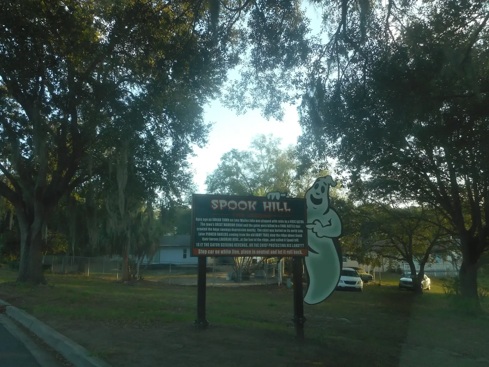 3. Spook Hill, Lake Wales, Florida, USA (By DanTD, CC BY-SA 4.0)