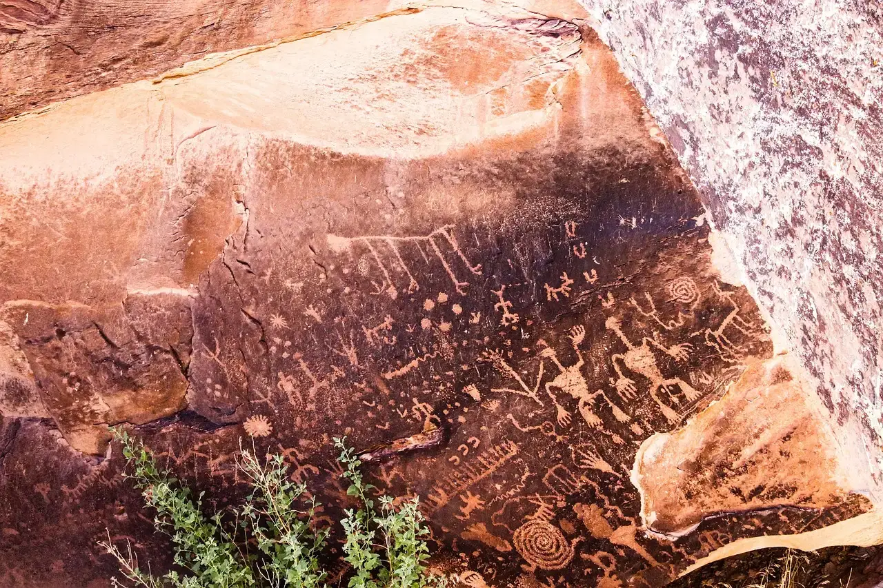 #10 - The Desert Petroglyph Site That Didn't Fit Anyone's Timeline (Image Credits: Pixabay)