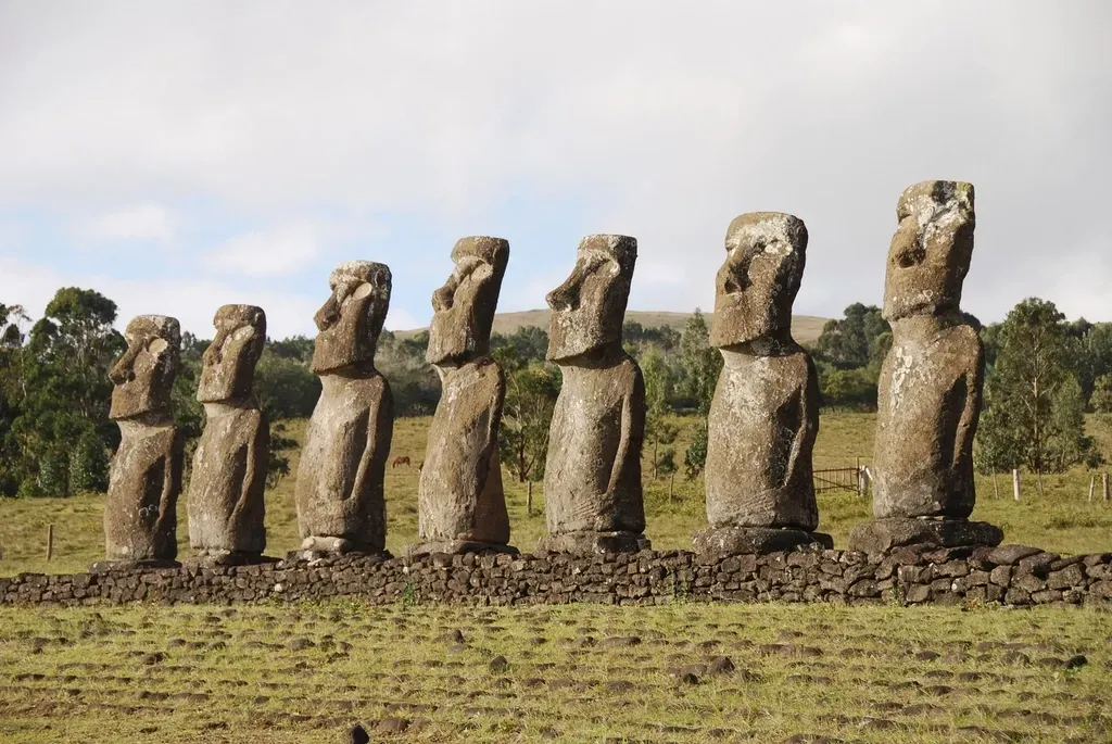The Moai of Easter Island: Giants With a Hidden Story (Image Credits: Rawpixel)