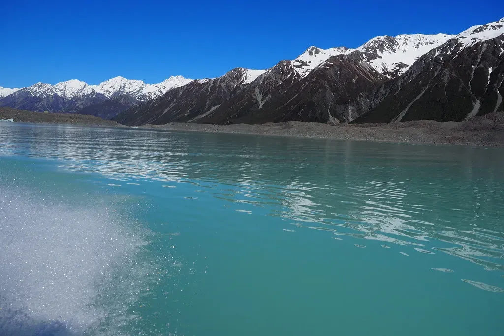 Communities On The Front Line Of A Moving River (othree, Flickr, CC BY 2.0)