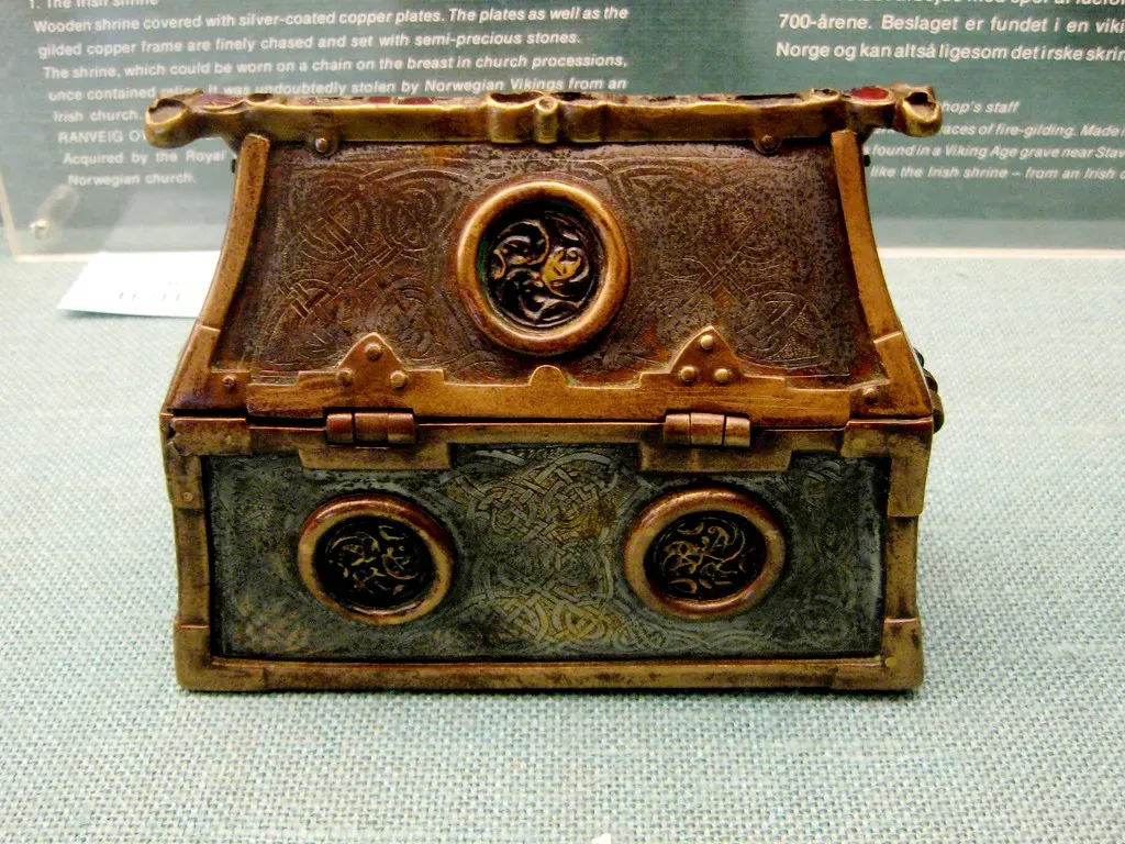 #7 Medieval Relics and Reliquaries With Miraculous New Provenance (moria, Flickr, CC BY 2.0)