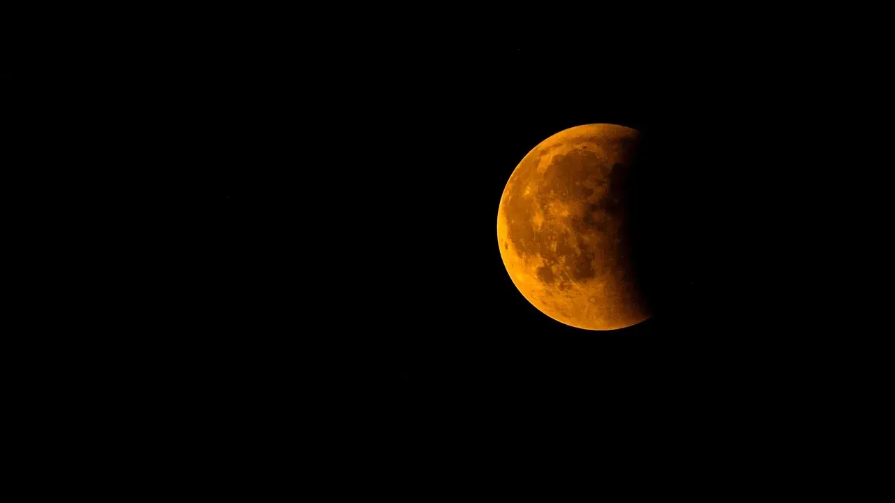 Lunar Eclipses: The Blood-Red Moon (Image Credits: Pixabay)