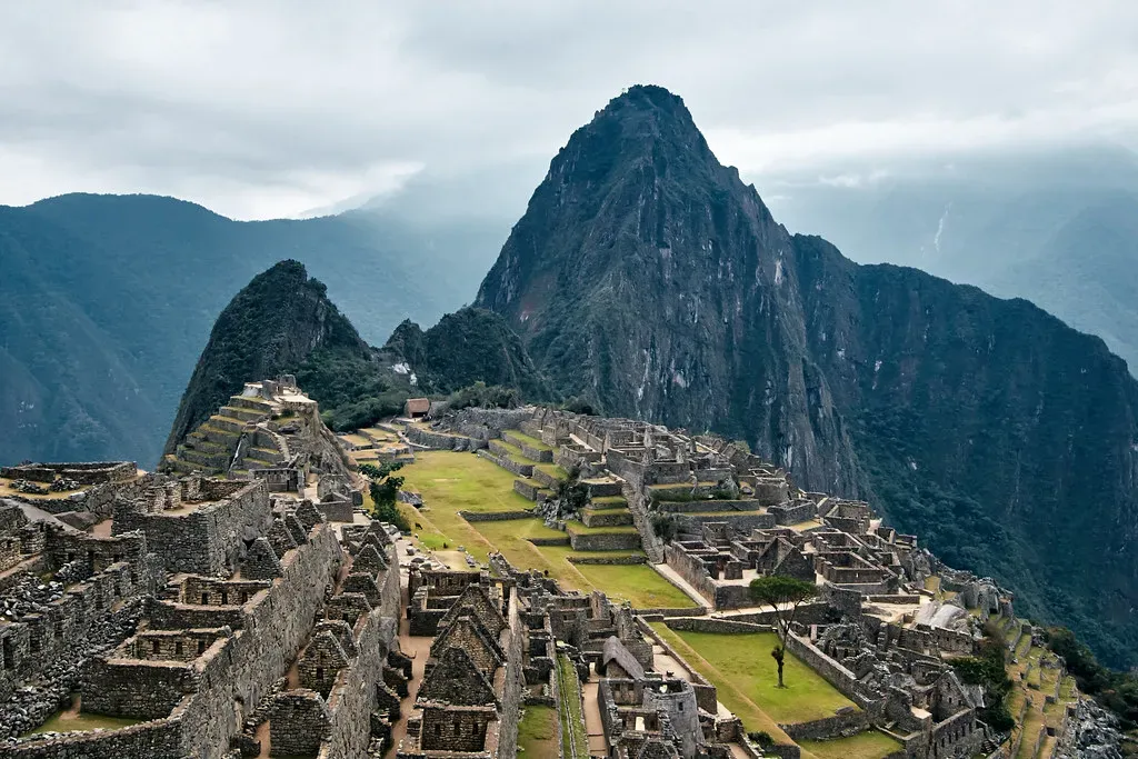 5. Machu Picchu: Earthquake-Proof Architecture Without a Single Bolt (Image Credits: Flickr)