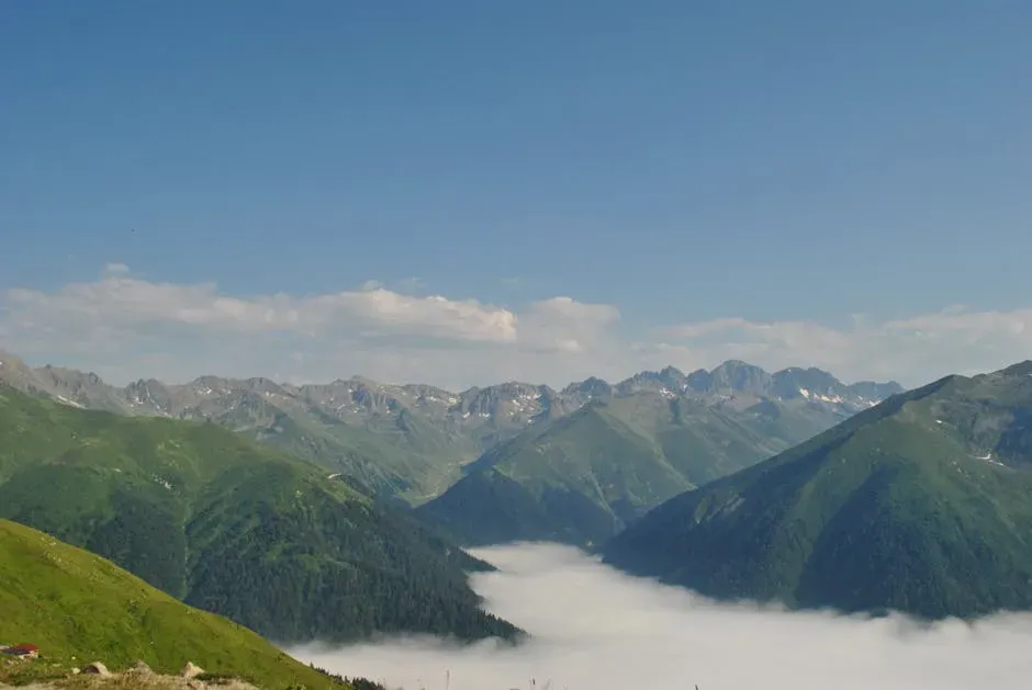 The Bizarre Deep Hum of the “Skyquakes” and Mysterious Booms (Image Credits: Pexels)